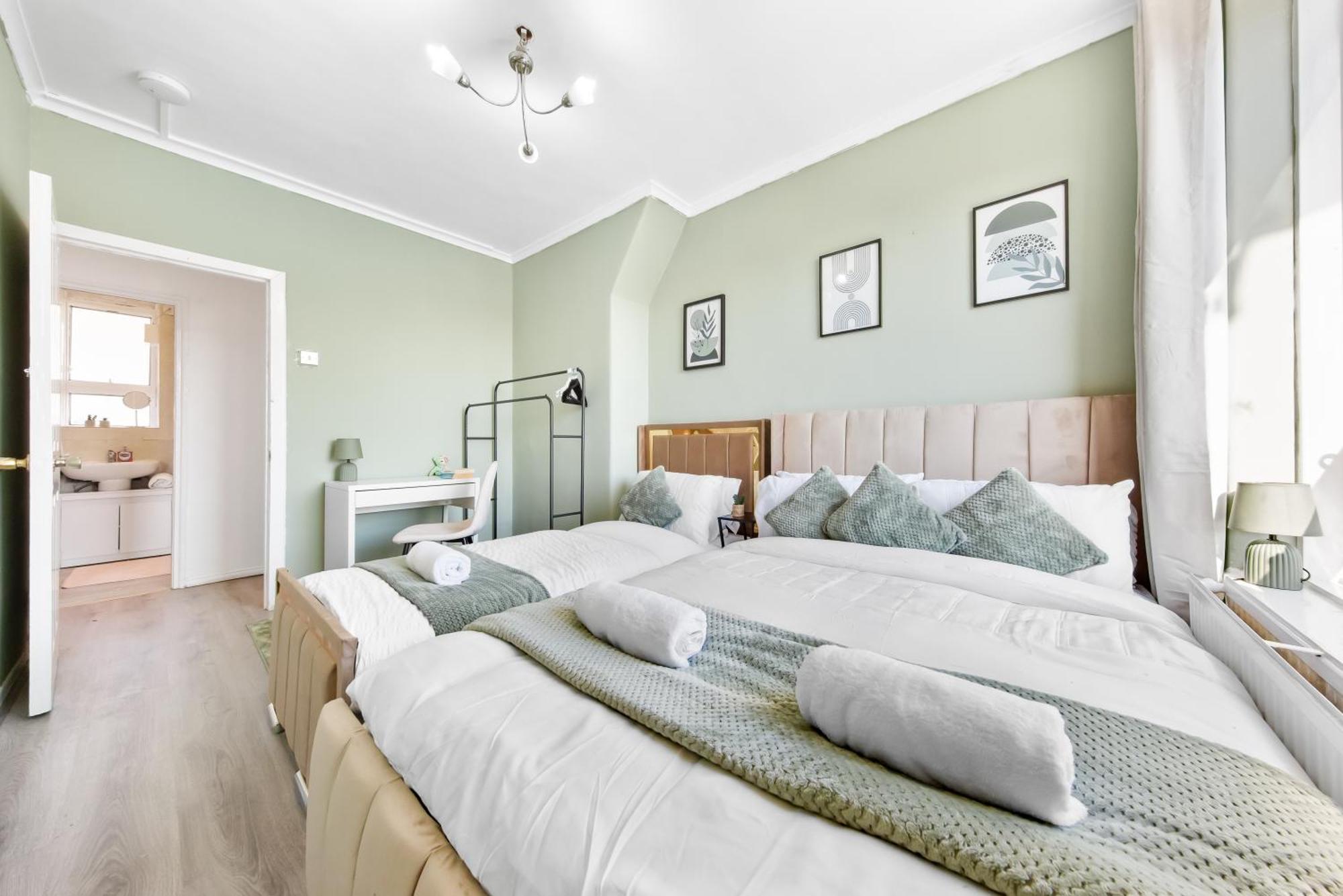 Modern 2 Bed Sleeps 7 Appartement